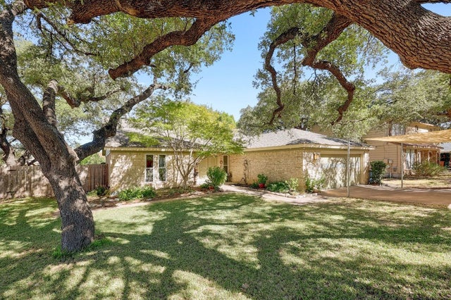 1400 Doonesbury Drive, Austin