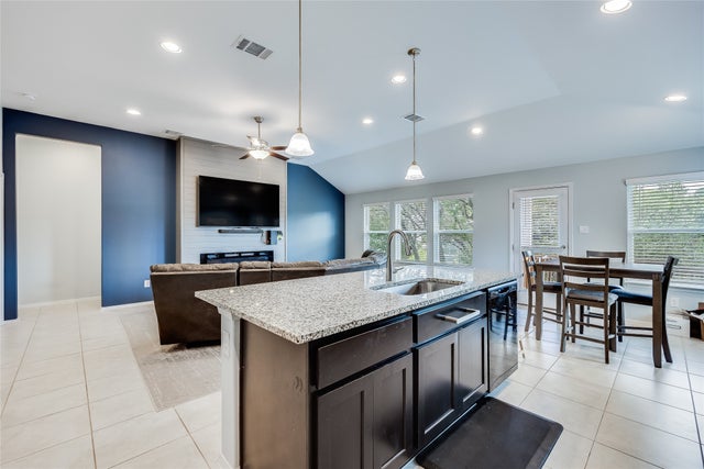 21302 Santa Rosa Avenue, Lago Vista