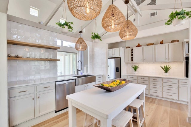 609 S Creekwood Drive, Driftwood