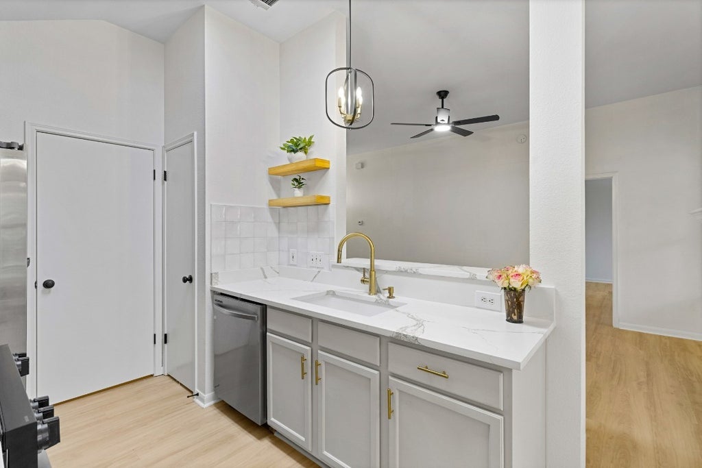 1104 Rockrose Court, Leander