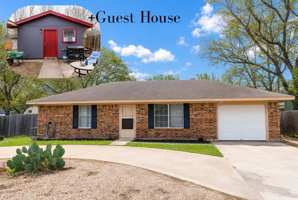 1114 Woodlawn Street, Lockhart