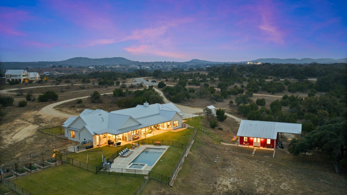 Photo of Listing #2679343