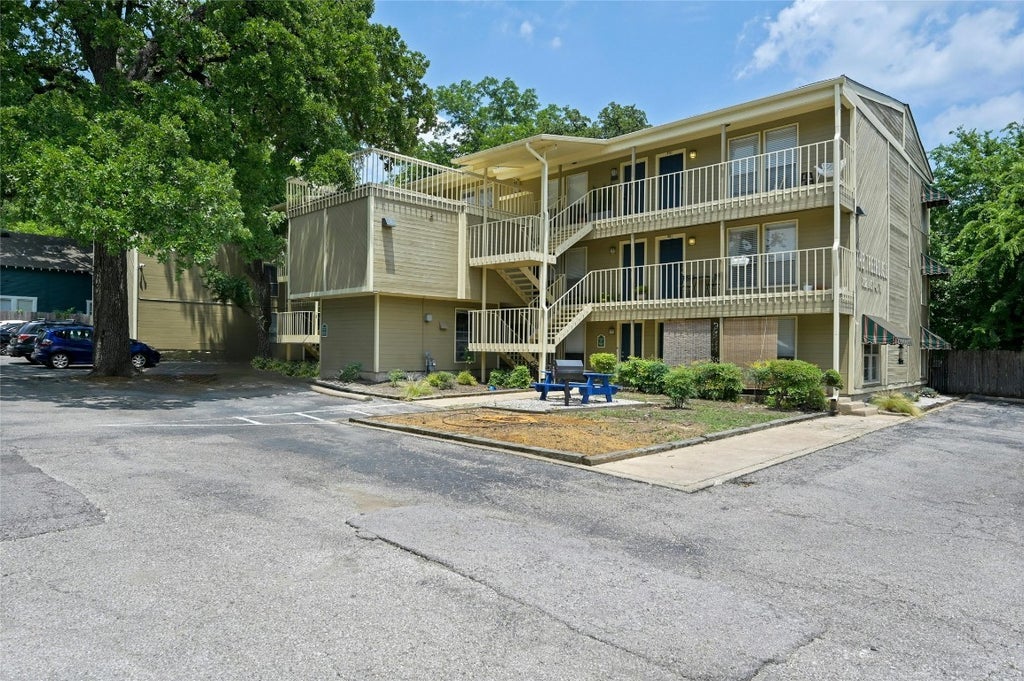 202 E 45th Street 103, Austin