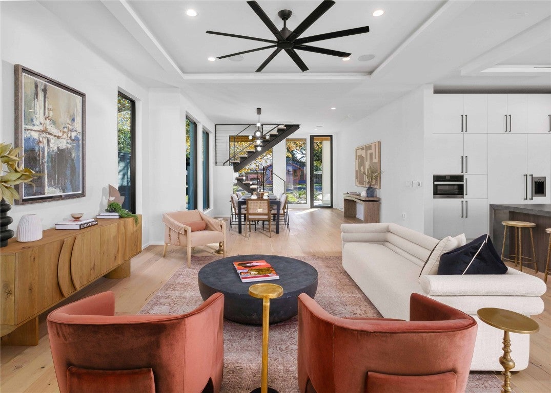 Photo of Listing #3885271