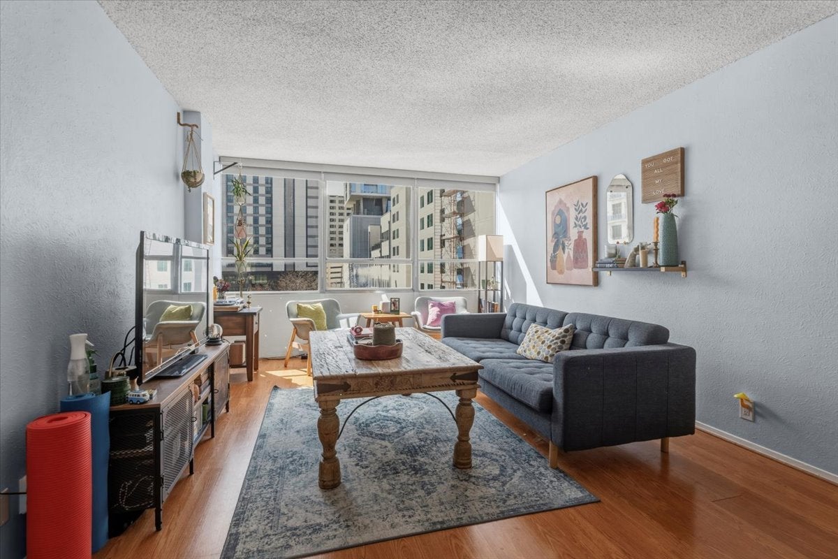 Photo of Listing #7449340