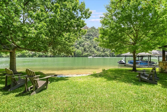 2305 Manana Street, Austin