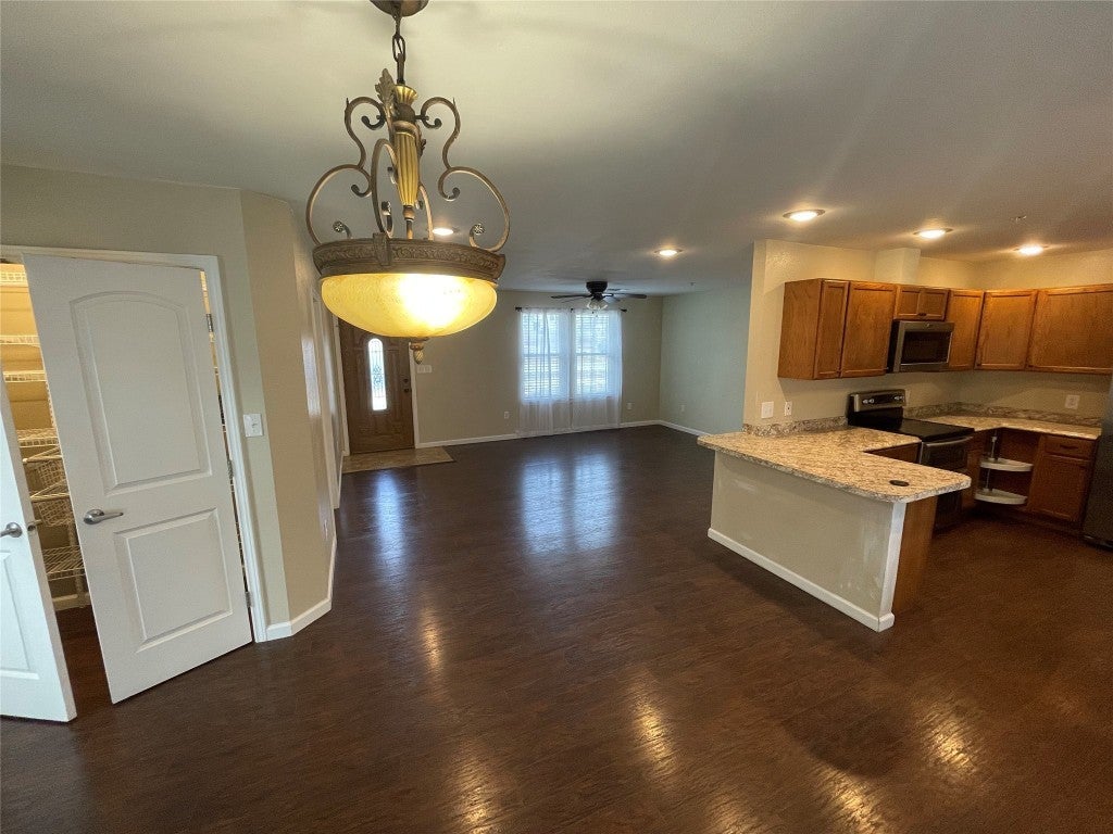 111 Hillview Lane, Burnet