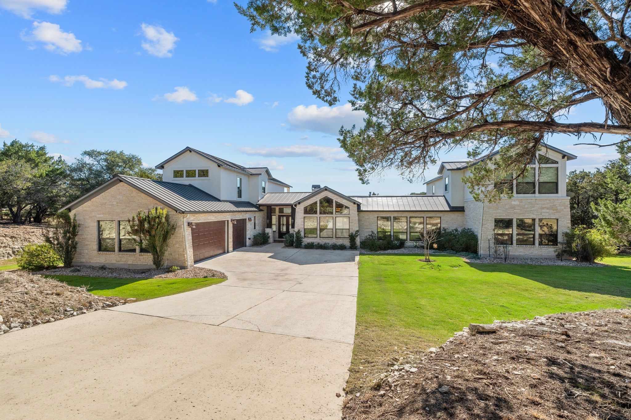 Photo of Listing #3637252