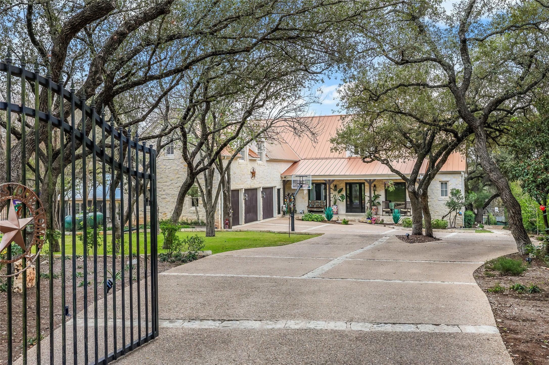 Photo of Listing #6441124