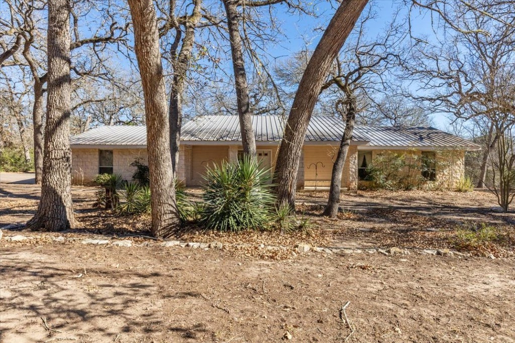 271 Akaloa Drive, Bastrop