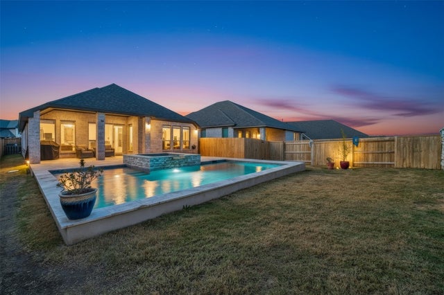 186 Prickly Poppy Loop, Kyle