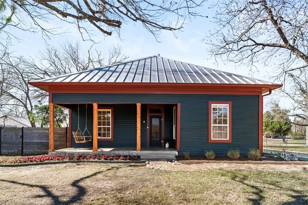 518 N Avenue F, Elgin