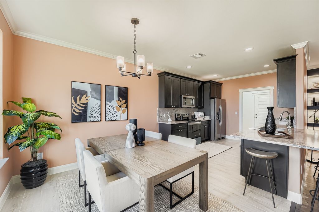 222 Arosa Drive, Elgin