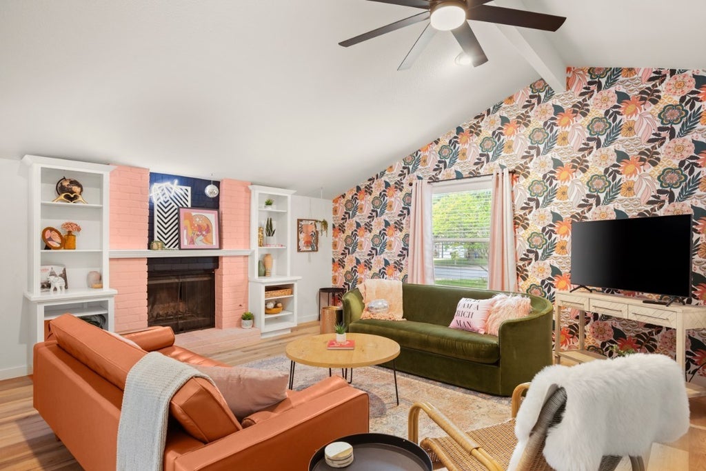 11011 Jordan Lane, Austin