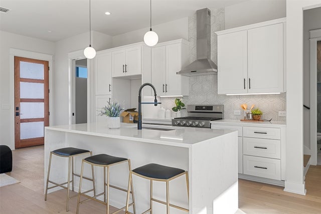 6321 Friendswood Drive, Austin