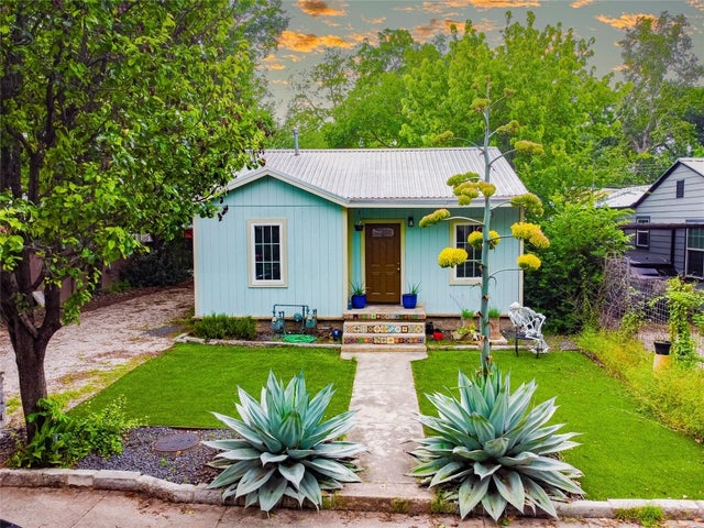 912 & 912 1/2 Calle Limon Drive, Austin