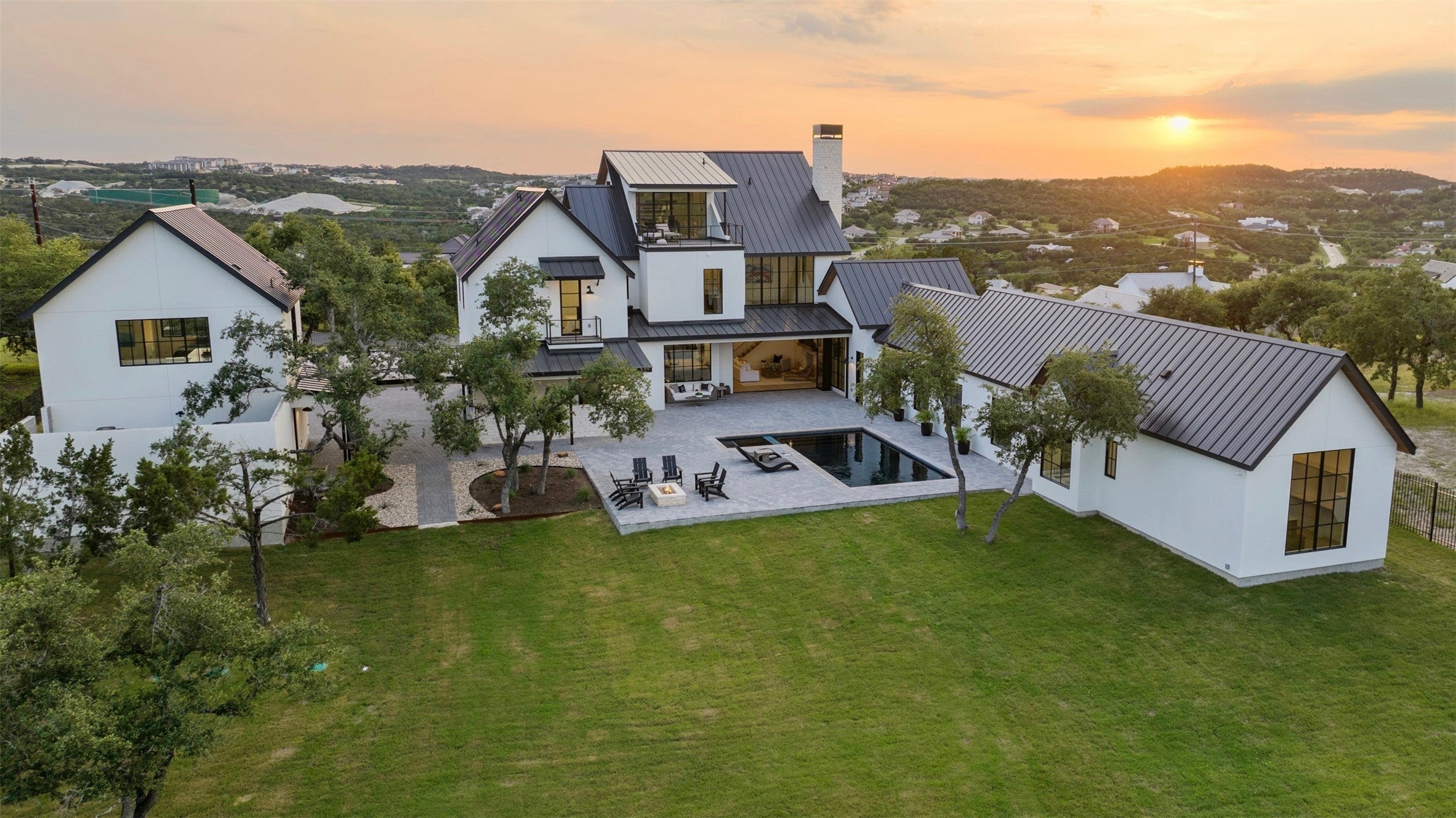 Photo of Listing #2080375