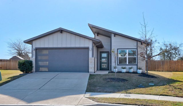 100 Deserti Road, Leander