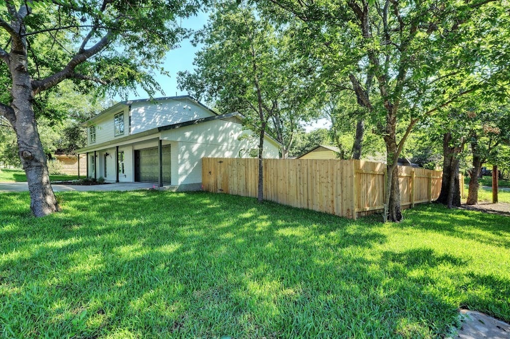 2704 Loyola Lane, Austin