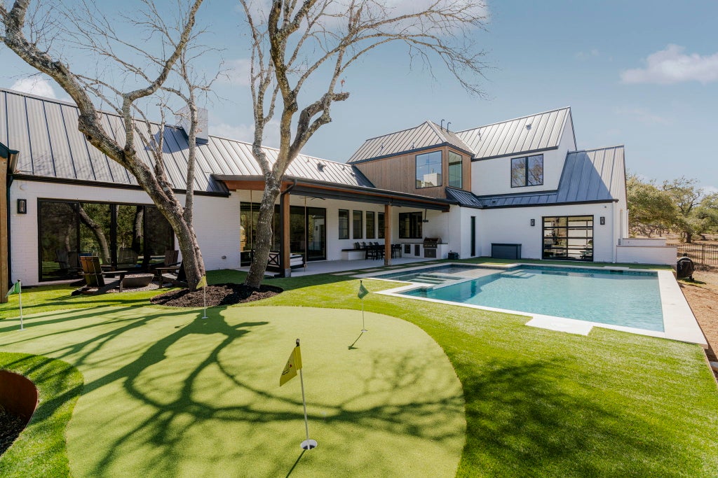 243 Emerald Point Cove, Driftwood