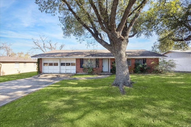 11515 Oak Trail, Austin