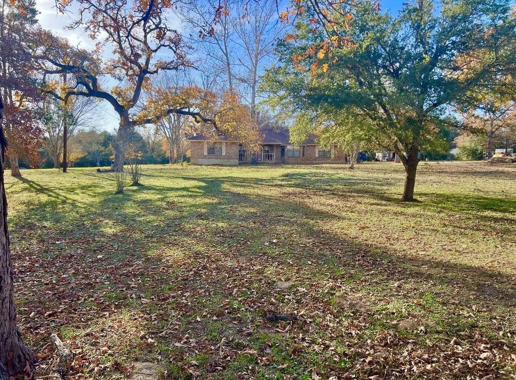 2410 N State Highway 95 N, Bastrop