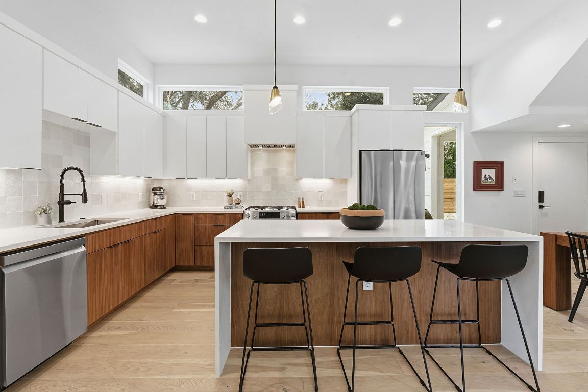 Photo of Listing #3035702