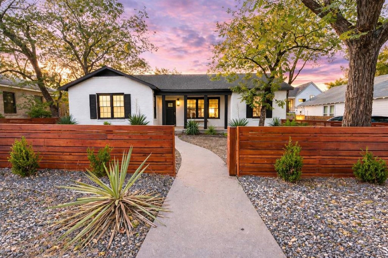 Photo of Listing #1093321