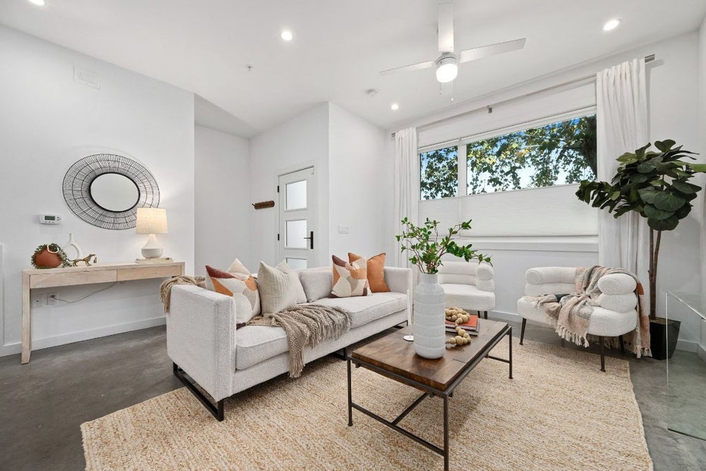 1931 E 38 1/2 Street 43, Austin