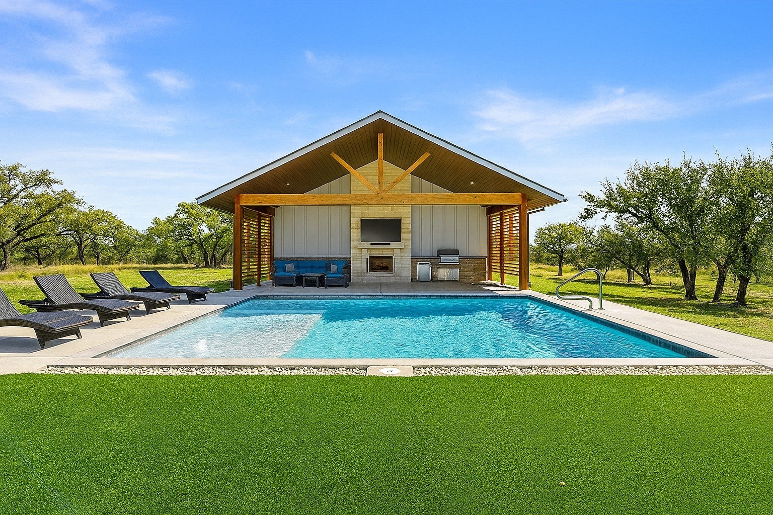 Photo of Listing #8219678