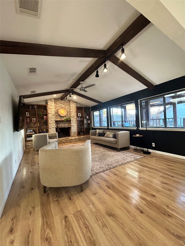 9507 Sherbrooke Street, Austin