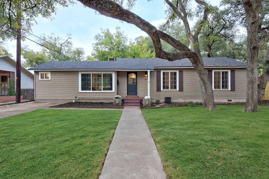 2604 W 49 1/2 Street, Austin