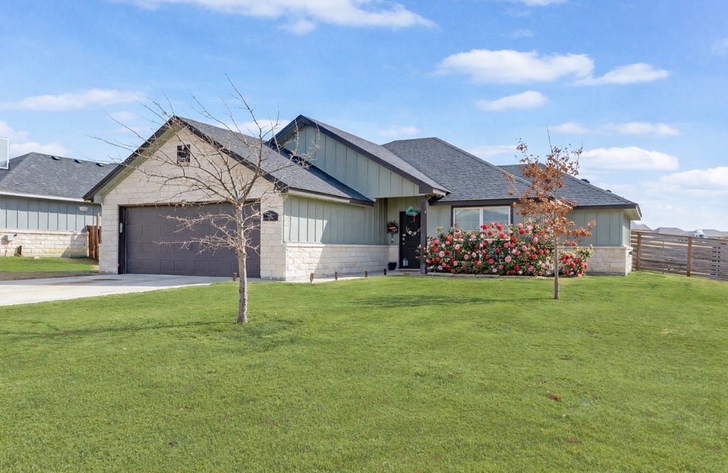 141 Elmer Avenue, Burnet