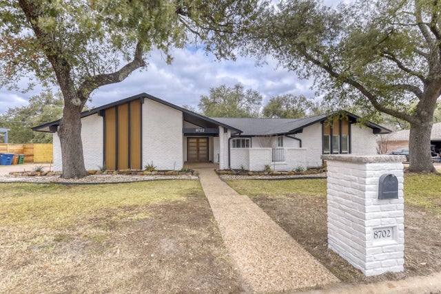 8702 Balcones Club Drive, Austin
