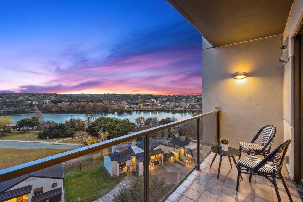 40 N Interstate 35 Highway 10b4, Austin