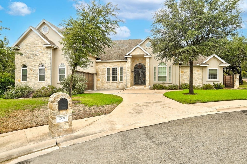 1304 Brians Meadow Cove, Austin