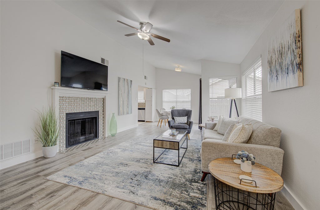 6009 Richard Carlton Boulevard, Austin