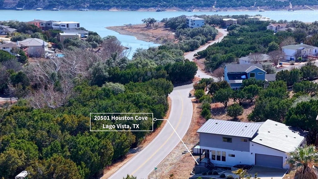 20501 Houston Cove, Lago Vista