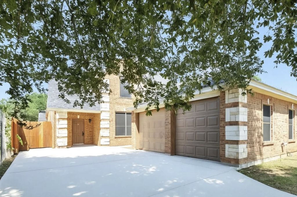 619 Comal Avenue, Fort Worth