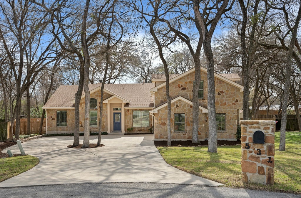 531 Leanna Oak Loop, Manchaca