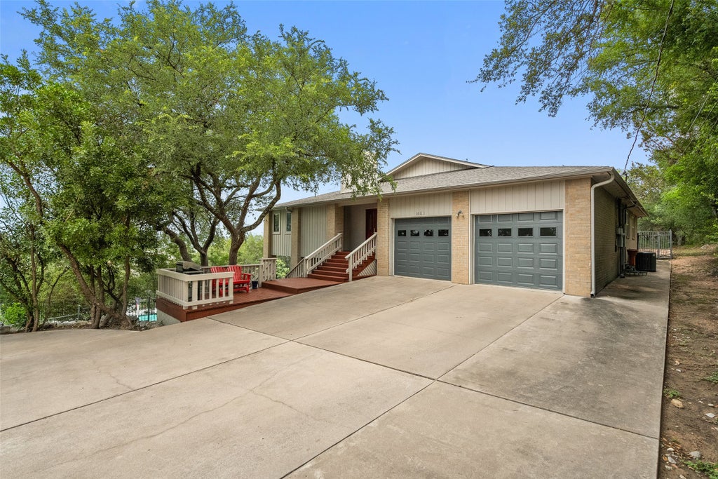 1011 Ridge Point Drive, Marble Falls