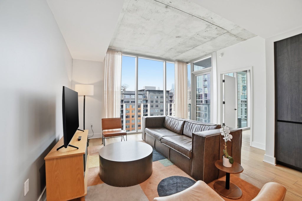 48 East Avenue 1301, Austin