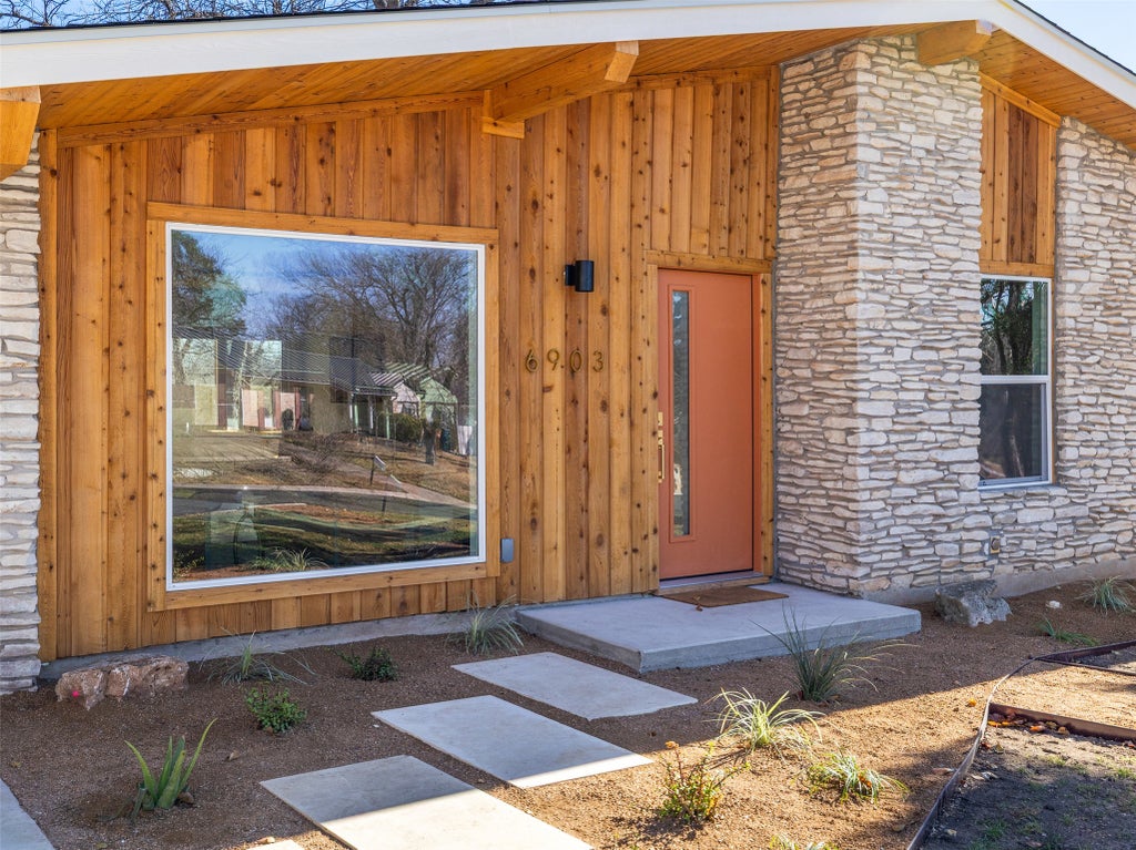 6903 N La Salle Drive, Austin