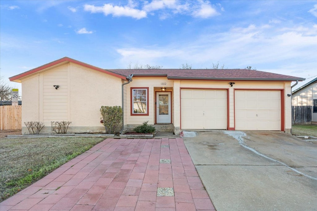 1302 Lawnmont Drive, Round Rock