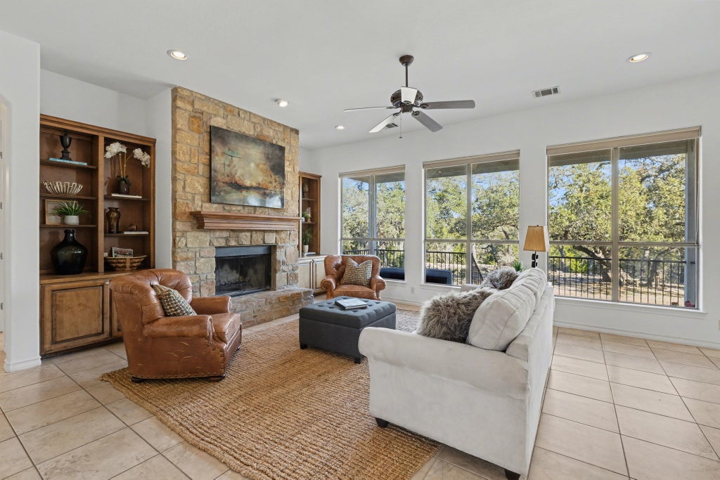 301 Sundance Trail, Dripping Springs