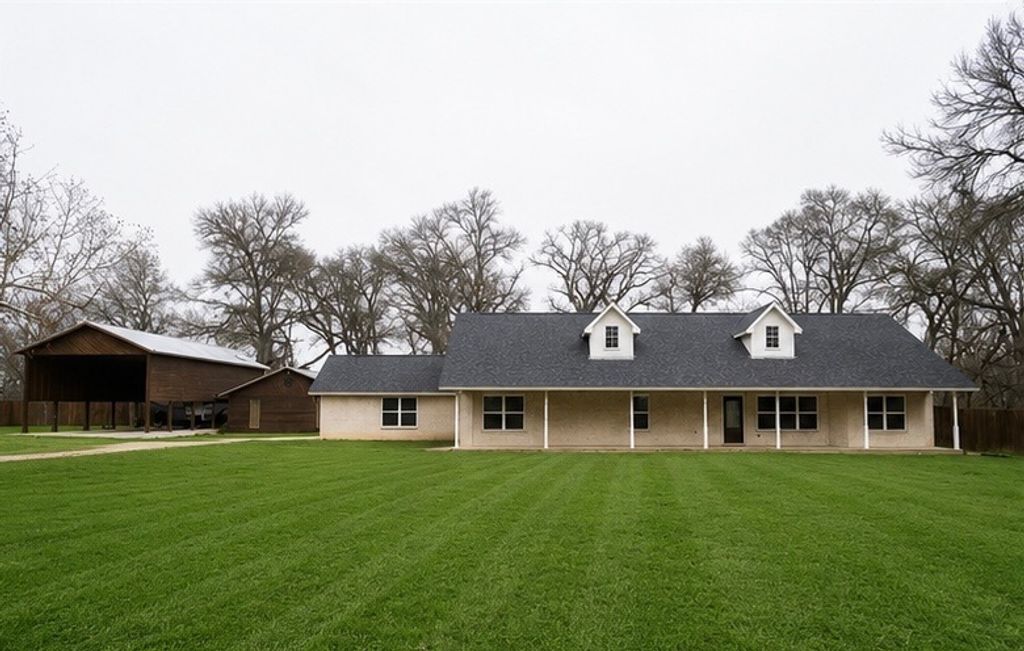 788 Fm 2571, Smithville
