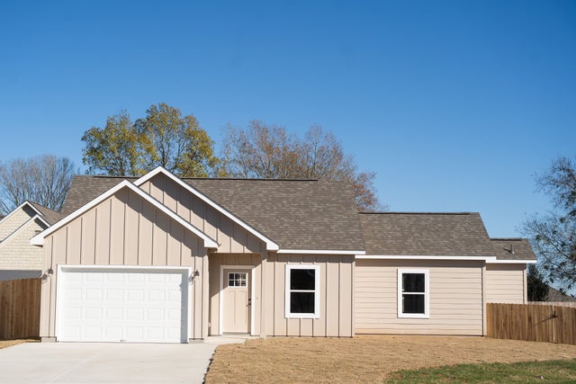 302 String Prairie Way, Smithville