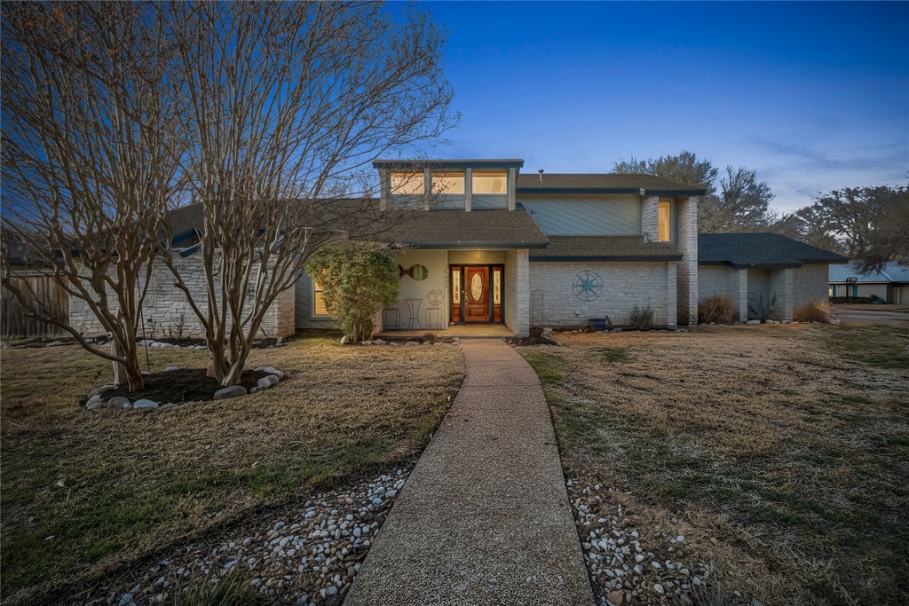 10400 La Costa Dr, Austin