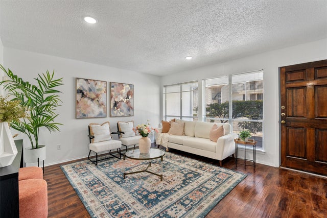 6910 Hart Lane 203, Austin