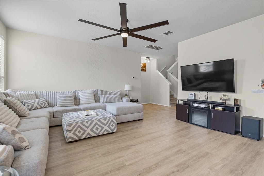 381 Bloomsbury Drive, Kyle